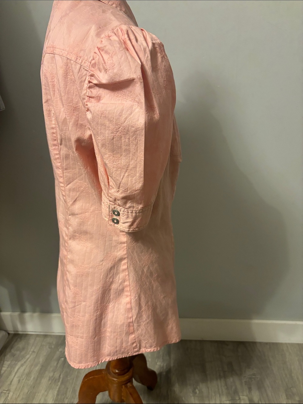 Guess Pink Puff Sleeve Button-Down Shirt - Picture 4 of 11
